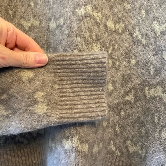 Athleta Hawthorn Leopard Print Extra Fine Merino Wool Blend Sweater Medium - Picture 4 of 13